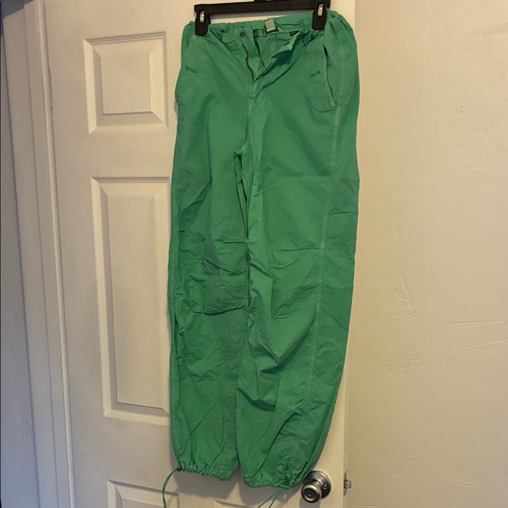 American Eagle Outfitters Bright Green Cargo Pants